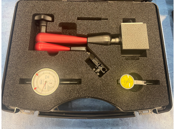Fisso M28 F+M i koffert Leveres med måleur 810A og vippeur 800S 
